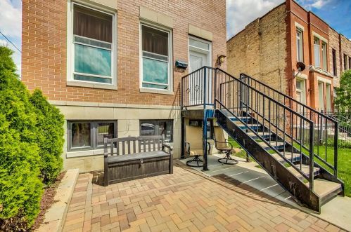 615 Campbell Ave, Chicago, IL 60612-1101
