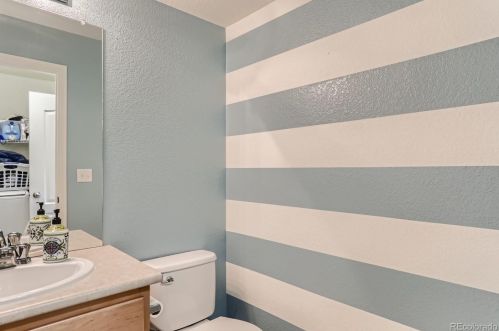 212 Newbern Way, Aurora CO 80016-6124 exterior