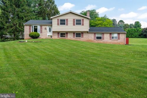 100 Bender Mill Rd, Lancaster, PA 17603-9425