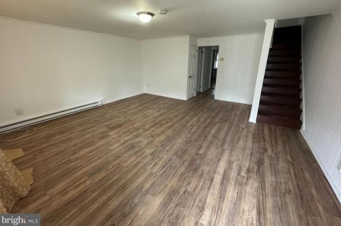 6435 Guyer Ave, Philadelphia, PA 19142-3024