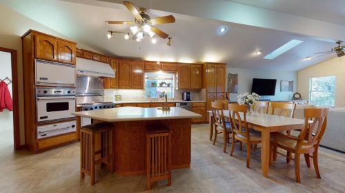 1212 Glenbrook Way, Modesto, CA 95355-3676