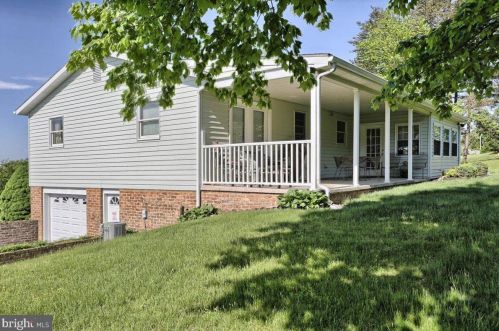 945 Cranes Gap Rd, Carlisle PA  17013-9677 exterior