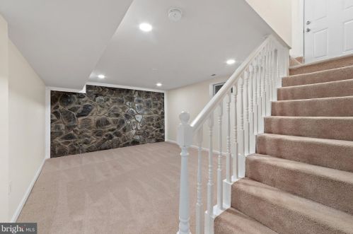 15906 Donald Curtis Dr, Woodbridge VA  22191-4250 exterior