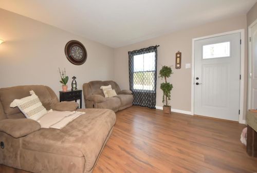 10550 Pillen Rd, Dittmer, MO 63023-3013