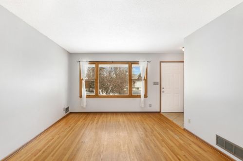 300 Haskell St, Saint Paul MN  55118-1603 exterior
