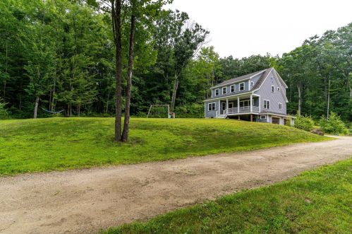 48 Juniper Ln, Barrington, NH 03825-5446