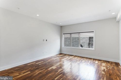 154 Front St, Philadelphia PA  19106-0020 exterior