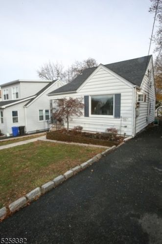 81 Martin St, Bloomfield, NJ 07003-3939