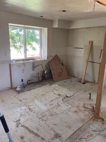 18111 Crestridge Dr, Aurora, CO 80015-2667