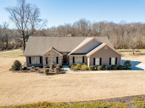 719 Katherine Dr, Jefferson, GA 30549-2103