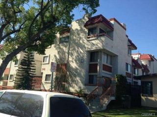 345 Acacia Ave, Glendale CA  91205-3104 exterior