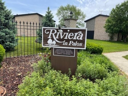 14 Cour Marquis, Palos Hills, IL 60465-2410