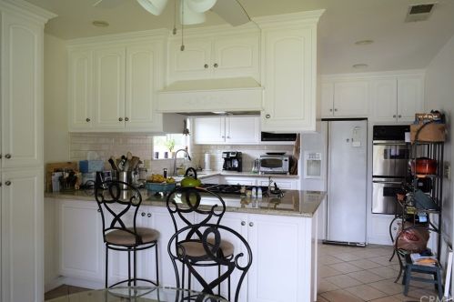 801 Apache Trl, Riverside CA  92507-6037 exterior