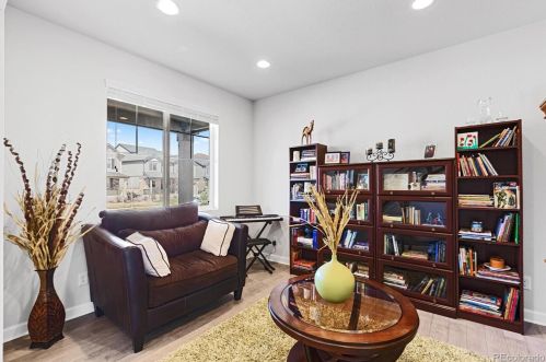 7370 Old Hammer Way, Aurora CO  80016-6115 exterior