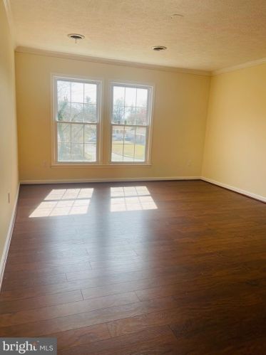 438 Northwest Dr, Silver Spring MD 20901-1435 exterior