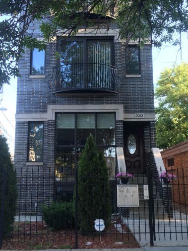 2013 Rice St, Chicago, IL 60622-4922