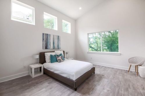 5008 Baker St, Austin TX  78721-1511 exterior