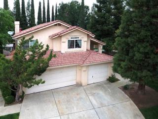 715 Filbert Ave, Clovis, CA 93611-6262