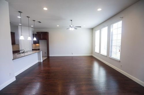 10529 Chaucer Hill Ln, Irving TX  75063-5442 exterior