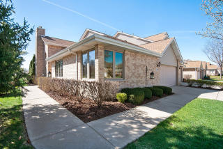 1201 Arbor Dr, Lemont, IL 60439-7484