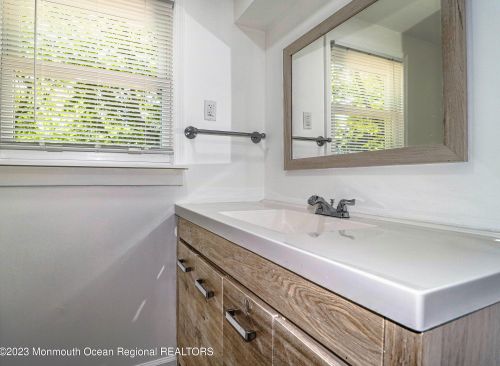 139 Asbury Ave, East Freehold NJ  07728-8186 exterior