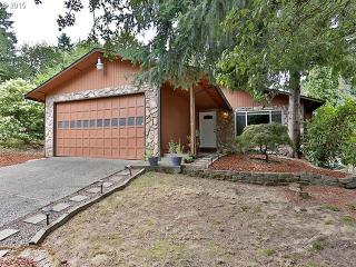 5204 Vacuna St, Portland OR  97219-7357 exterior