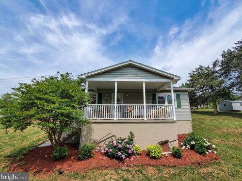 28 Ritenour Ln, Maurertown, VA 22644-2546