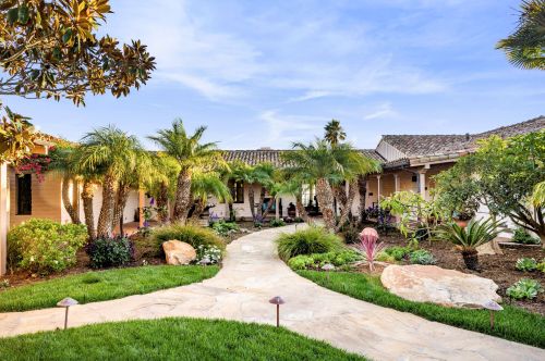 3139 Cliff Dr, Santa Barbara, CA 93109-1027