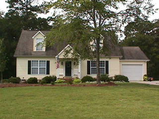 1021 Northlake Dr, Greenwood, SC 29649-9224