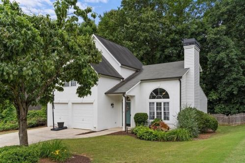 508 Rising Dr, Holly Springs, GA 30189-6939