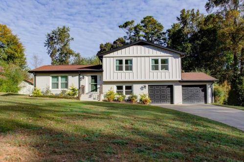 3420 Elm Creek Dr, Marietta, GA 30064-1132
