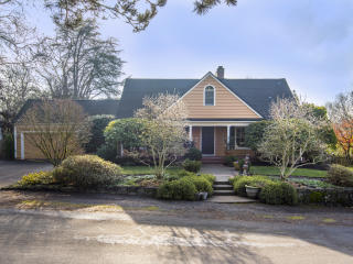 7750 Broadmoor Ter, Portland, OR 97225-2115