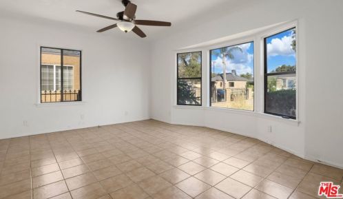 5752 Lincoln Ave, South Gate, CA 90280-8055