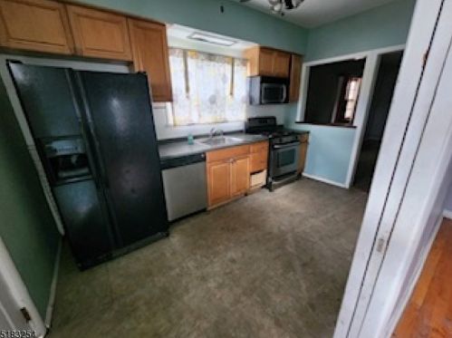 40 Edison St, Bloomfield, NJ 07003-5909