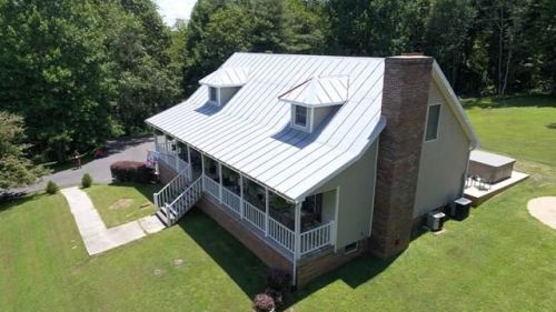 123 Stag Ln, Hillsville, VA 24343-1790