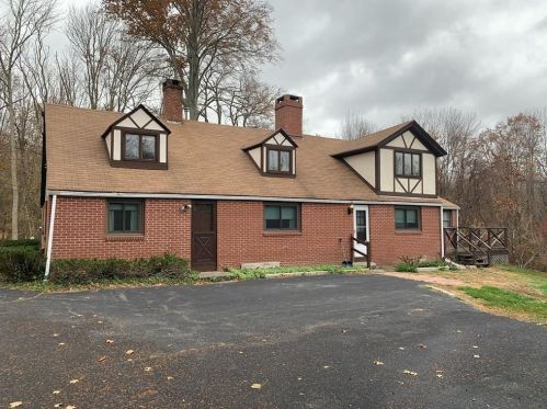 160 Chestnut Oak Rd, Glocester, RI 02814-2144