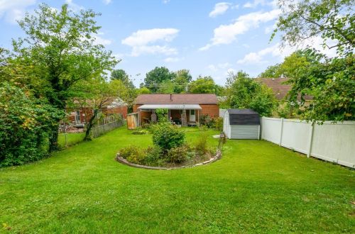 8974 Daly Rd, Cincinnati OH 45231-4637 exterior