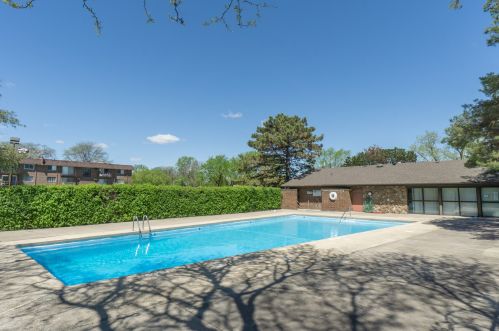 239 Mill Rd, Addison IL  60101-2471 exterior