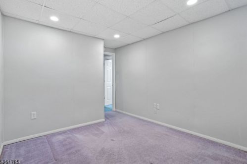 27 Grant Way, Princeton NJ  08540-1667 exterior