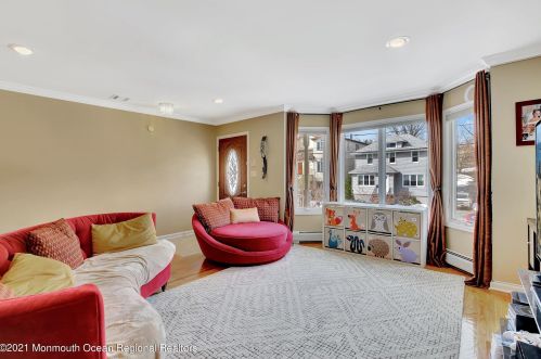 694 End Ave, Cliffside Park, NJ 07010-2018