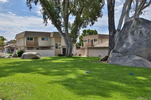 10022 Santana Ranch Ln, Santee, CA 92071-1668