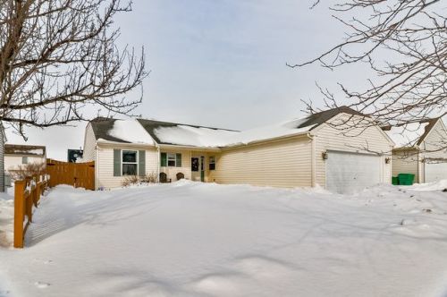707 Rose Ln, Alden, IL 60033-7844