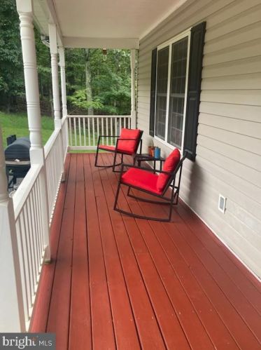 323 Fawn Dr, Harpers Ferry, WV 25425-6974