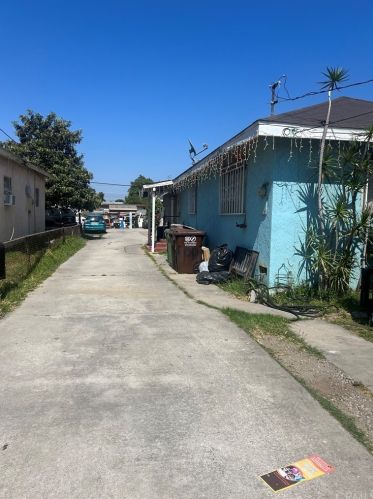1608 Acacia Ave, Compton, CA 90220-4763