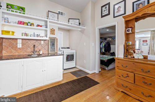 7319 Beverly Park, Springfield VA  22150-3162 exterior