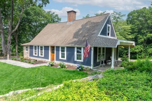 43 Riverview Rd, Niantic, CT 06357-1120