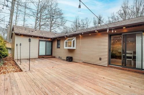 78 Longfellow Rd, Huntington CT  06484-1623 exterior