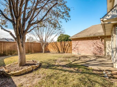 2112 Alto Ave, Carrollton TX 75007-2232 exterior