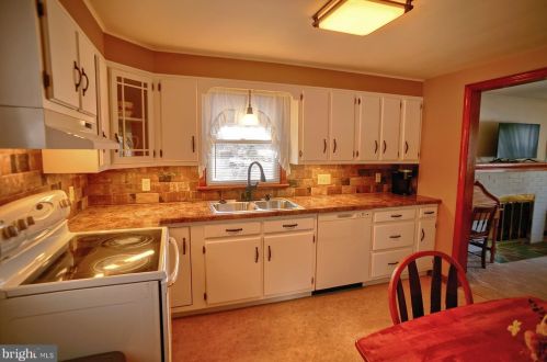 5001 Berkley St, Harrisburg, PA 17109-4508