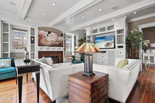 1746 Main St, Huntington Beach CA  92648-2723 exterior